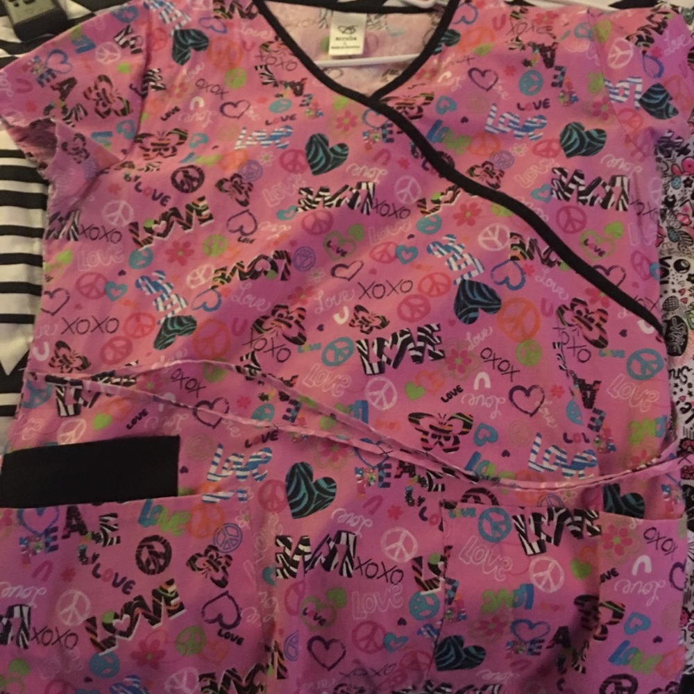 Scrub tops - Picture 3 of 6